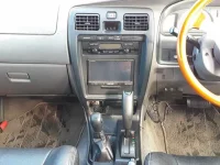 Toyota HILUX SURF лот № 30085 оценка 3.5  с аукциона в Японии 8