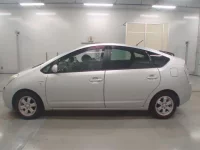 Toyota PRIUS лот № 30066 оценка 3.5  с аукциона в Японии 3