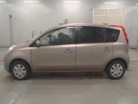 Nissan NOTE лот № 10383 оценка 4  с аукциона в Японии 3