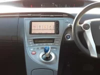Toyota PRIUS лот № 30090 оценка 3.5  с аукциона в Японии 8