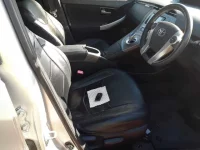 Toyota PRIUS лот № 30090 оценка 3.5  с аукциона в Японии 7