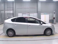Toyota PRIUS лот № 30090 оценка 3.5  с аукциона в Японии 2