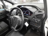 Toyota VOXY лот № 30071 оценка 4  с аукциона в Японии 6