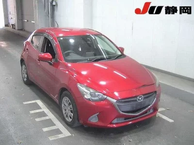 Mazda DEMIO  с аукциона в Японии