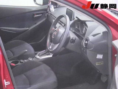 Mazda DEMIO  с аукциона в Японии