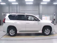 Toyota LAND CRUISER PRADO лот № 30091 оценка 4.5  с аукциона в Японии 2
