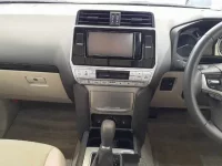 Toyota LAND CRUISER PRADO лот № 30091 оценка 4.5  с аукциона в Японии 8