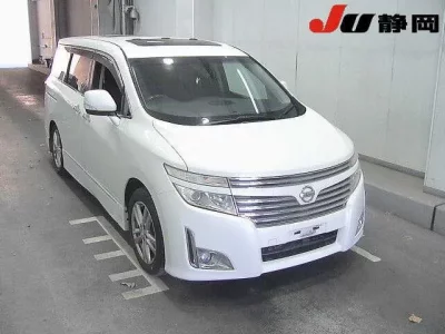 Nissan ELGRAND  с аукциона в Японии