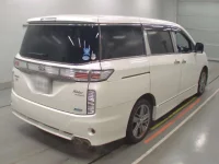 Nissan ELGRAND лот № 10391 оценка RA  с аукциона в Японии 1