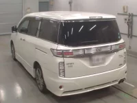 Nissan ELGRAND лот № 10391 оценка RA  с аукциона в Японии 5
