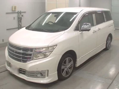 Nissan ELGRAND  с аукциона в Японии