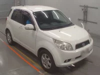 Toyota RUSH лот № 10403 оценка 3.5  с аукциона в Японии 4