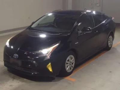 Toyota PRIUS  с аукциона в Японии