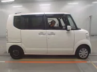 Honda N BOX PLUS лот № 1 оценка 4  с аукциона в Японии 2