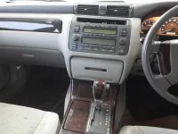 Toyota CROWN лот № 9046 оценка 4  с аукциона в Японии 7