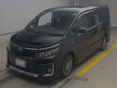 Toyota VOXY  с аукциона в Японии