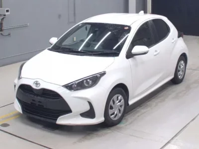 Toyota YARIS  с аукциона в Японии