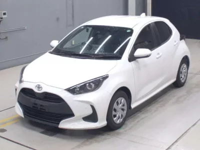 Toyota YARIS  с аукциона в Японии