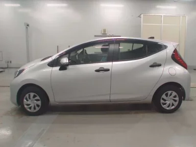 Toyota AQUA  с аукциона в Японии