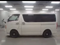 Toyota HIACE VAN лот № 30119 оценка 3  с аукциона в Японии 3