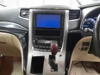 Toyota ALPHARD лот № 30124 оценка 4  с аукциона в Японии 8