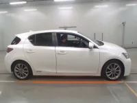 Lexus CT лот № 30128 оценка 3  с аукциона в Японии 2