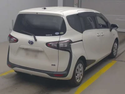 Toyota SIENTA  с аукциона в Японии
