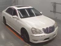 Toyota CROWN лот № 30137 оценка 3  с аукциона в Японии 4