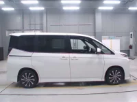 Toyota VOXY лот № 30152 оценка S  с аукциона в Японии 2
