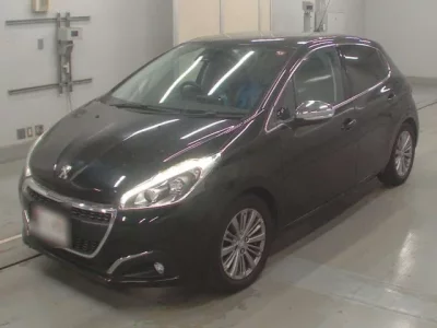 Peugeot 208  с аукциона в Японии