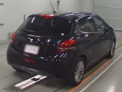Peugeot 208  с аукциона в Японии
