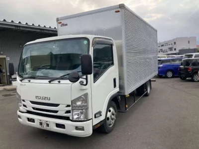 Isuzu ELF