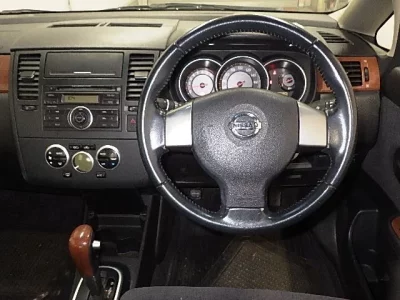 Nissan TIIDA LATIO  с аукциона в Японии