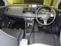Suzuki SWIFT лот № 3323 оценка RA  с аукциона в Японии 2