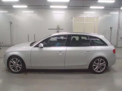 Audi A4  с аукциона в Японии