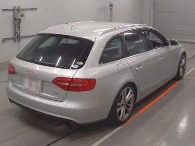 Audi A4  с аукциона в Японии