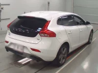 Volvo V40 лот № 38044 оценка 3.5  с аукциона в Японии 1