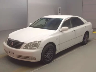 Toyota CROWN  с аукциона в Японии