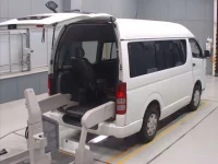 Toyota HIACE VAN лот № 30192 оценка 3.5  с аукциона в Японии 1