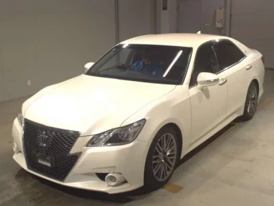Toyota CROWN  с аукциона в Японии