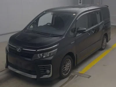 Toyota VOXY  с аукциона в Японии
