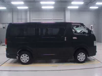 Toyota HIACE VAN лот № 30195 оценка 4  с аукциона в Японии 2