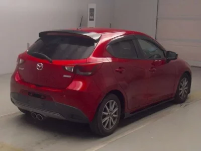 Mazda DEMIO  с аукциона в Японии
