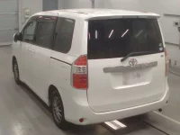 Toyota NOAH лот № 30186 оценка 3.5  с аукциона в Японии 5