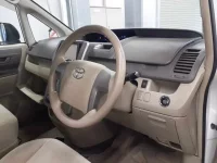 Toyota NOAH лот № 30186 оценка 3.5  с аукциона в Японии 6