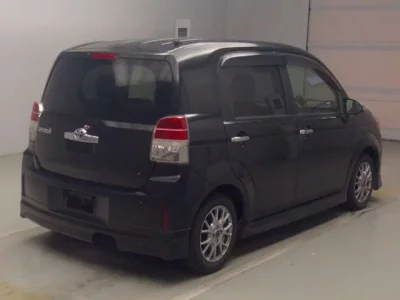 Toyota SPADE  с аукциона в Японии