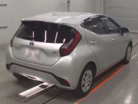 Toyota AQUA лот № 30187 оценка R  с аукциона в Японии 1