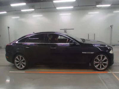 Jaguar XJ SERIES
