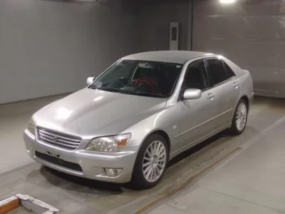 Toyota ALTEZZA  с аукциона в Японии