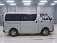Toyota HIACE VAN лот № 30215 оценка R  с аукциона в Японии 2